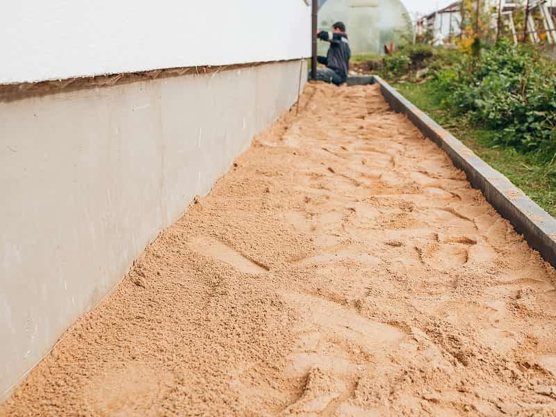 Why You Should Hire A Contractor For Your Foundation Cracks